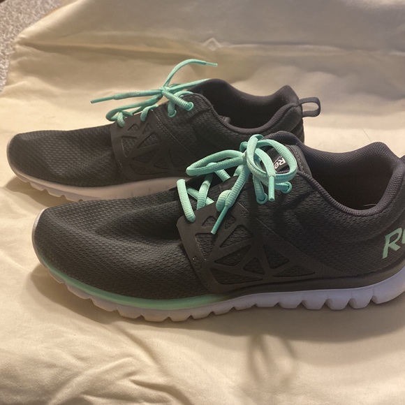 Size 9.5 Reebok Running Sublite - Picture 4 of 9